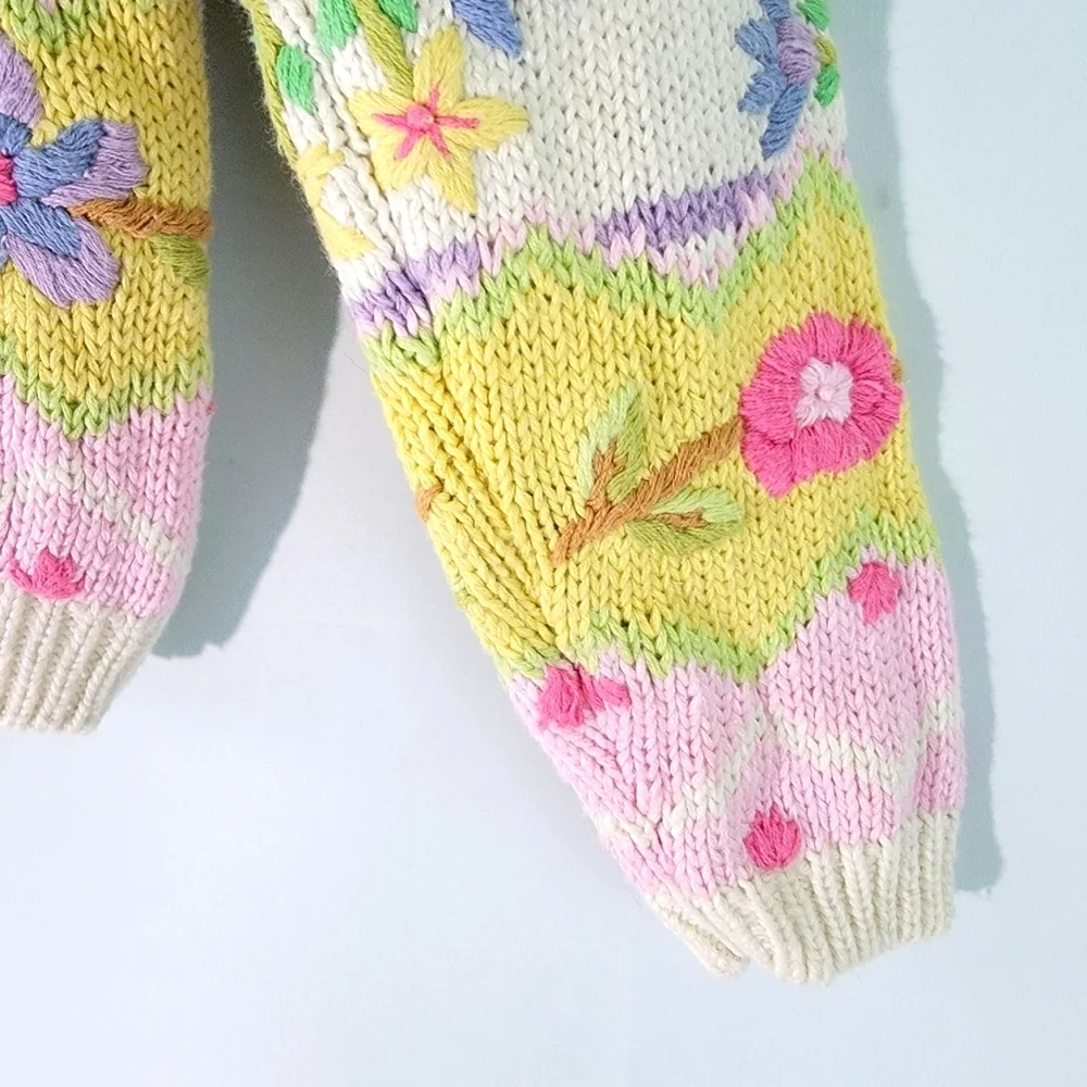VTG CC Bates Cream Multicolored Floral Girls Sweater Sz L/6X Cottagecore Cute